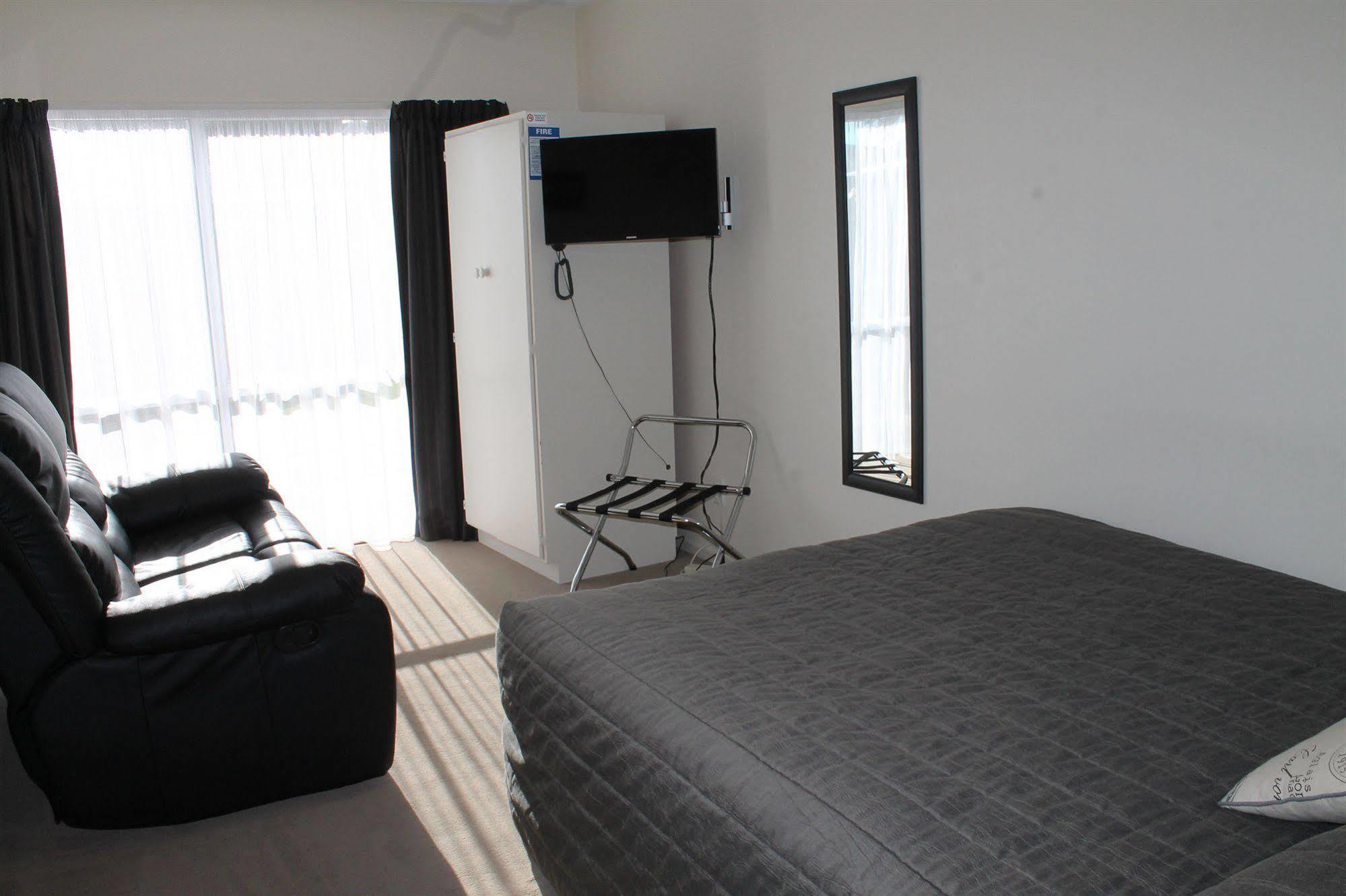 וונגאנואי Riverview Motel מראה חיצוני תמונה