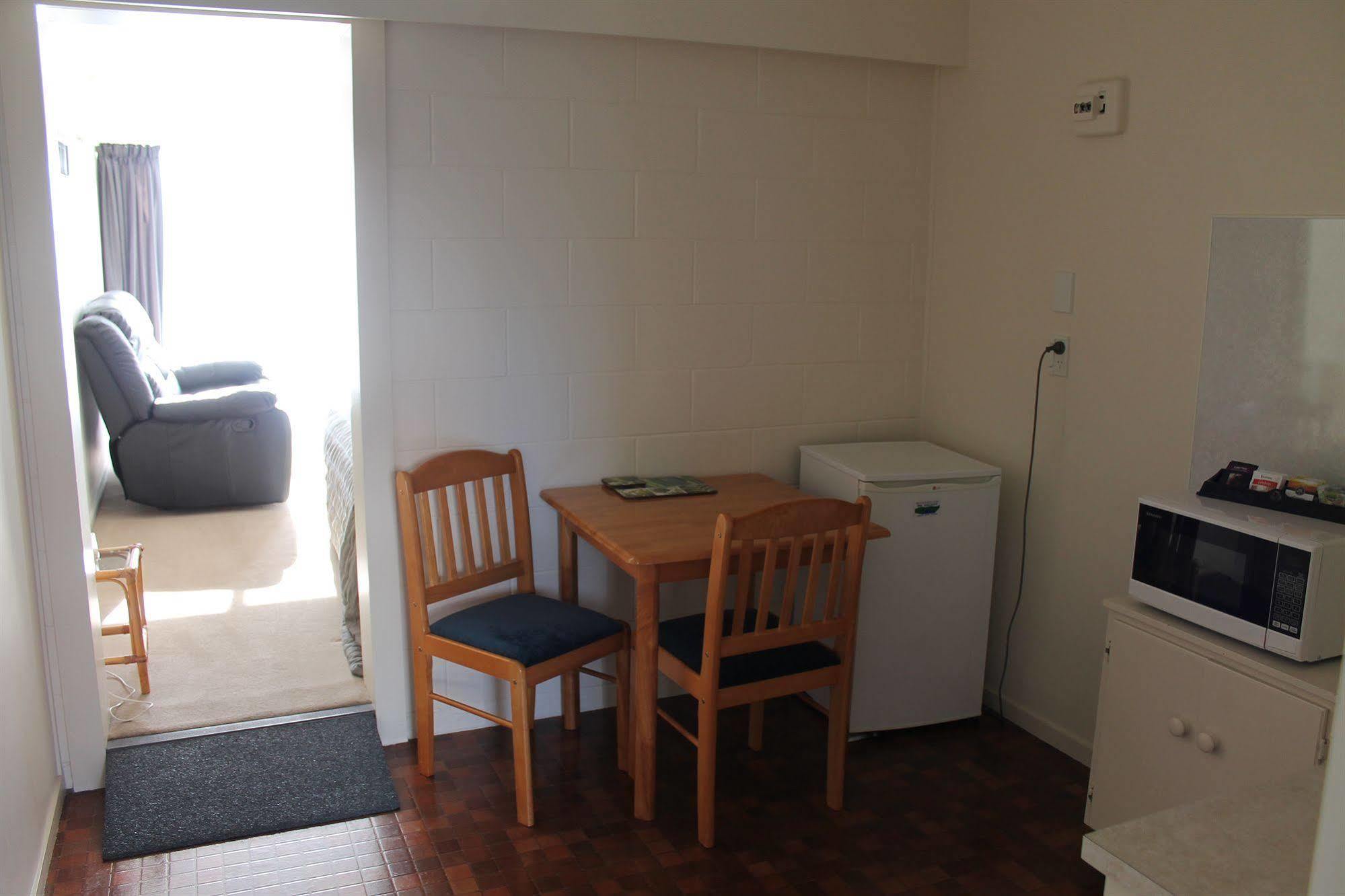 וונגאנואי Riverview Motel מראה חיצוני תמונה